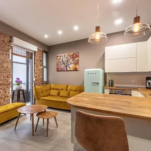 https://old-town-xii-by-aston-rentals.bilbaohotelsspain.com